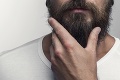 Mužská brada má nové využitie: Na novom trende pre hipsterov sa dobre pobavíte