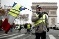Francúzsko: Protesty v Paríži skončili stretmi medzi demonštrantmi a políciou