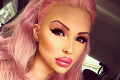 Česká Barbie zmenila farbu vlasov a ukázala prsia: Takto vyzerajú jej osmičky