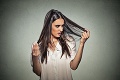Doktor o vypadávaní vlasov a plešatení: Vodičky, vitamíny a masáže môžu byť vyhodené peniaze
