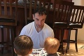 Správny otec Chára: Zverejnil video, kde učí syna dôležitú vec!