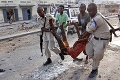 Trojitý bombový útok v metropole Somálska: Hlásia najmenej 32 obetí vrátane šiestich teroristov