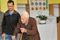 V rodisku Jánošíka odovzdali hlas aj 90-roční starčekovia: Ich slová o voľbách vás chytia za srdce
