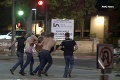 V bare sa schádzali ľudia, ktorí vlani vyviazli pri streľbe v Las Vegas: Prežil jeden masaker, zomrel pri druhom