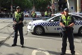 Šialenec v centre Melbourne bodal ľudí nožom: Polícia ho postrelila