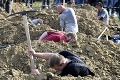 Na najmorbídnejšej výstave na Slovensku sa súťaží v kopaní hrobov: Fotka číslo 3 vás totálne odrovná!