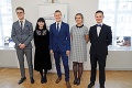 Slovenskí študenti si prevzali prestížne ocenenie: Paulína sa učila od držiteľa nobelovky