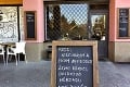 Veselá kaviareň v Prešove: Zákazníkov zabáva vtipnými hláškami