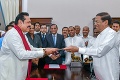 Srílanský prezident vymenil premiéra: Nahradil ho opozičným rivalom!