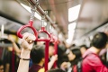 Mladá žena na jazdu metrom do smrti nezabudne: Vodič ju znásilnil priamo vo vagóne
