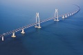 V Číne otvorili najdlhší viadukt nad morom: Megamost má dva umelé ostrovy