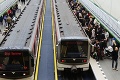 Prevádzka pražského metra bola ochromená: Ťažká technika spôsobila vážnu haváriu