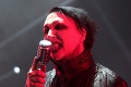 Vojna v šoubiznise! Marilyn Manson zaútočil na slávneho speváka: Je to dievča s mozgom veveričky!