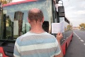 Vodič z Bratislavy prehovoril o platoch a hroznom stave autobusov: Jazdíme na rozrezaných gumách!