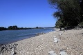 Rekordne nízka hladina Dunaja: Pri Komárome dosahuje výšku len 11 cm