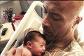 Americký herec strápnil bábätko Dwayna Johnsona: The Rock mu to poriadne natrel nemilosrdným odkazom!