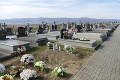 V časoch vojny vznikla v dedine Janovce zvláštná tradícia: Susedia si kopú hroby navzájom!