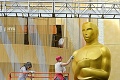 Prípravy na Oscary finišujú: Pred divadlom Dolby maká všetko, čo má ruky a nohy!