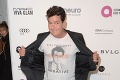 Charlie Sheen na oscarovej párty pobavil: Nápis na tričku hovoril za všetko!