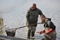 Na priehrade Boleráz pri Trnave vylovili tony rýb: Pozrite sa, s akým obrom bojoval rybár!