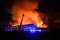 V Česku horí hala známej firmy, hasiči vyhlásili 3. stupeň poplachu: Škoda za milióny eur!