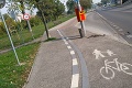 Cyklisti postupne odhaľujú najväčšie zlyhania v Bratislave: Pri pohľade na tento chodník zalomíte rukami!