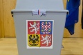 V Česku sa skončili senátne a komunálne voľby: Neobišli sa bez intríg