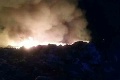 Na juhu stredného Slovenska horí skládka odpadu: Hnúšťa vyhlásila mimoriadnu situáciu