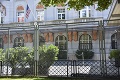 Dlhoročný spor graduje: Bratislava chce odstrániť plot pred ambasádou USA, tá sa ho nemieni vzdať!