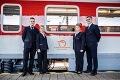 Zamestnanci železníc budú mať nové uniformy: Pozrite sa, ako budú vyzerať