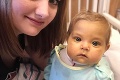 Zúfalá mamička zverejnila fotky svojej umierajúcej dcérky: Dôvod, prečo to urobila, trhá srdcia