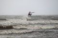 V Škandinávii vyčíňala silná búrka Knud:  Meteorológovia už zrušili vážne výstrahy