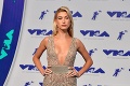 Udeľovanie MTV Video Music Awards: Speváčka sa napchala do latexu, modelke skoro vypadli prsia!