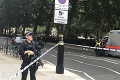 Poplach v Londýne: Vodič vrazil do davu ľudí, zranil niekoľko chodcov