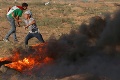 Protestujúci Palestínčania v Pásme Gazy: Ostrými nábojmi ich rozháňala armáda, zranila desiatky ľudí