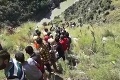 Autobus v Indii sa zrútil do hlbokej rokliny: Zahynulo najmenej 16 ľudí