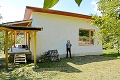 Nezvyčajný príbytok starostu Ľuboreče zo slamy a hliny: Náklady na bývanie vás zaskočia
