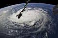 Na USA sa valí silný hurikán, ľudí varujú pred katastrofou: To však nie je zďaleka všetko!