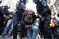 V Rusku demonštrovali ľudia proti dôchodkovej reforme: Pri vlne protestov polícia zatkla stovky ľudí