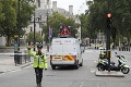 Muž, ktorý v Londýne zaútočil autom, nebol obvinený z terorizmu: Za čo mu teda hrozí väzenie?