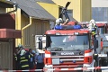 Hasiči v Plzni vyslobodili vrak havarovaného vrtuľníka: Strašné, čo z neho zostalo!