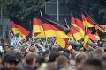 V Nemecku to vrie! Tisíce ľudí vyšlo do ulíc: Pri protestoch v Chemnitzi utrpeli ľudia zranenia