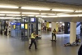 Muž (19) útočil nožom na hlavnej stanici: Nevylučuje sa ani teroristický útok
