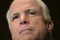 S McCainom († 81) sa lúčia v Kongrese USA: Senátor tam Trumpa nechcel, prišiel niekto iný