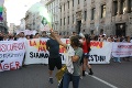 Tisíce ľudí v Miláne demonštrovali proti maďarskému premiérovi: Orbán, choď domov!
