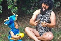 Bláznivý tatko v akcii: Jeho vtipné fotky s dcérkou vás zaručene pobavia