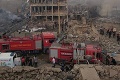 V čínskej bani došlo k výbuchu: Zahynulo deväť ľudí a 11 uviazlo pod zemou