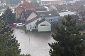 Slovensko zasiahli búrky s krúpami: Pre jeden okres zvýšili výstrahu pred prívalovými povodňami