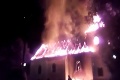 Kostol v Považskej Bystrici zachvátili plamene: Strecha budovy kompletne zhorela