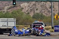 Lietadlo sa zrútilo na ulicu vo Phoenixe: Havária uprostred križovatky si vyžiadala obeť